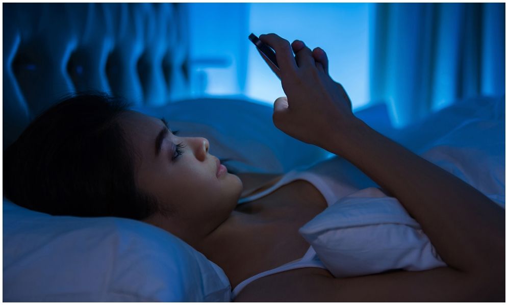 No smartphone help you sleep earlier